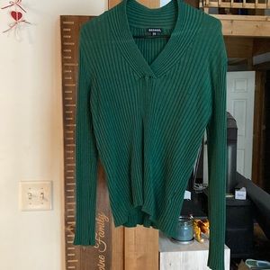 George V neck sweater